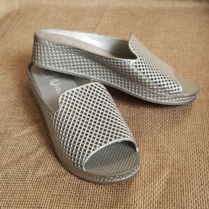 Jeffrey Campbell silver new rubber slude open toe woman sandals